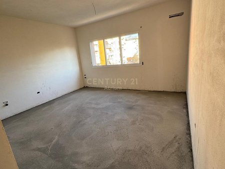 APARTMENT FOR SALE 2 + 1 + PARKING PLACE NEAR THE RED SCHOOL!