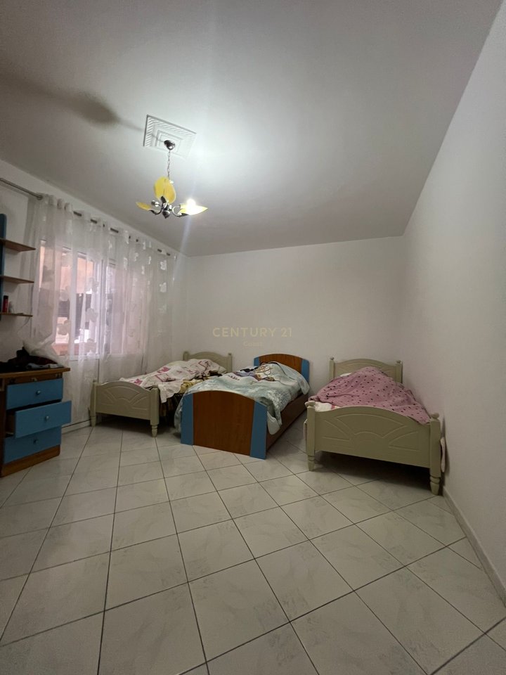 Jepet me qira apartament 2+1+2 në Vlorë, në afërsi të shkollës "Ismail Qemali"