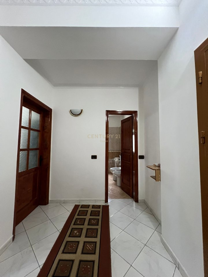 Jepet me qira apartament 2+1+2 në Vlorë, në afërsi të shkollës "Ismail Qemali"