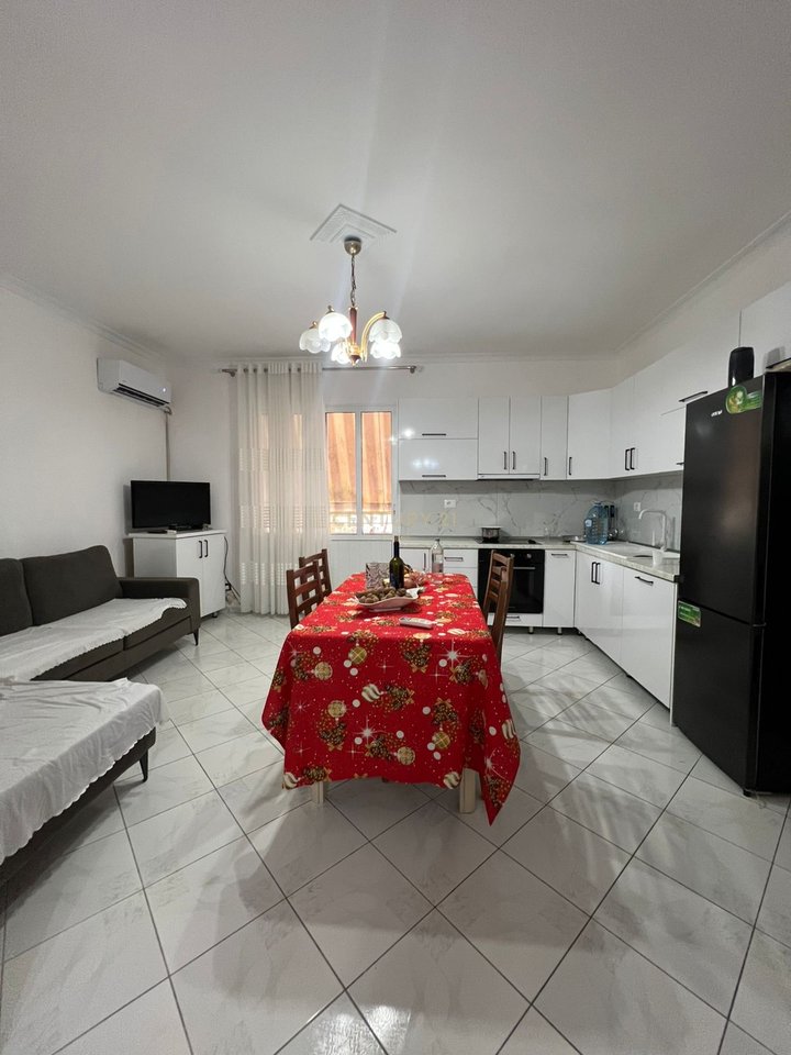 Jepet me qira apartament 2+1+2 në Vlorë, në afërsi të shkollës "Ismail Qemali"
