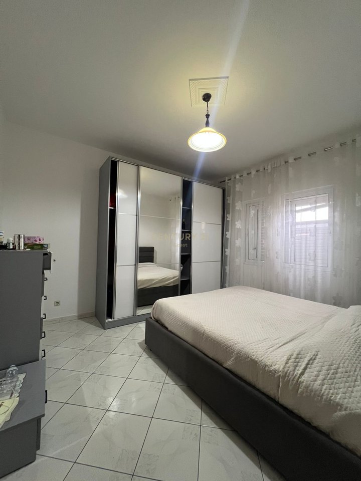 Jepet me qira apartament 2+1+2 në Vlorë, në afërsi të shkollës "Ismail Qemali"