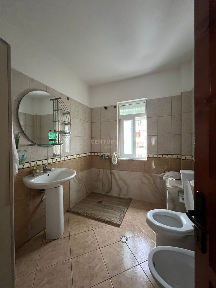 Jepet me qira apartament 2+1+2 në Vlorë, në afërsi të shkollës "Ismail Qemali"