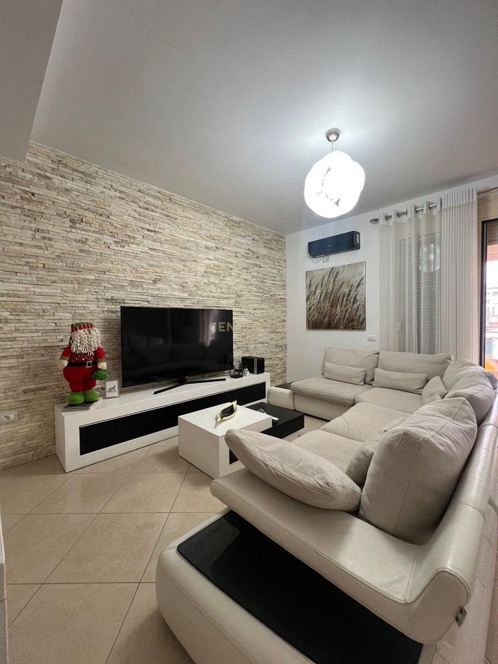 SHITET PENTHOUSE  2+1+2 – "RRUGA E CIPAJVE" VLORE!