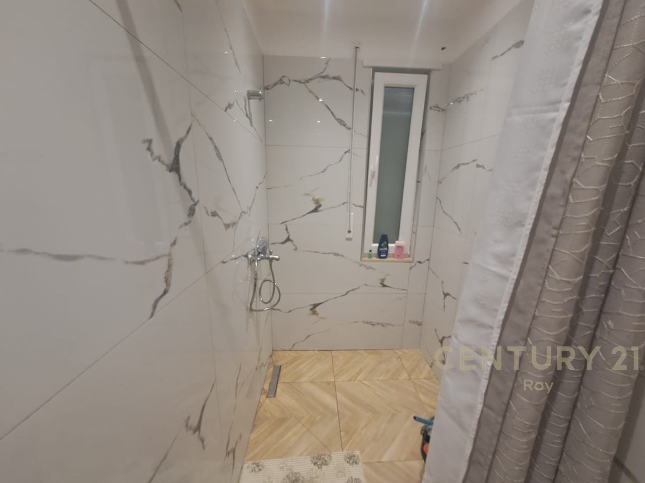 Apartament 1+1 Me Qira në Golem te  Durrësit - 350€