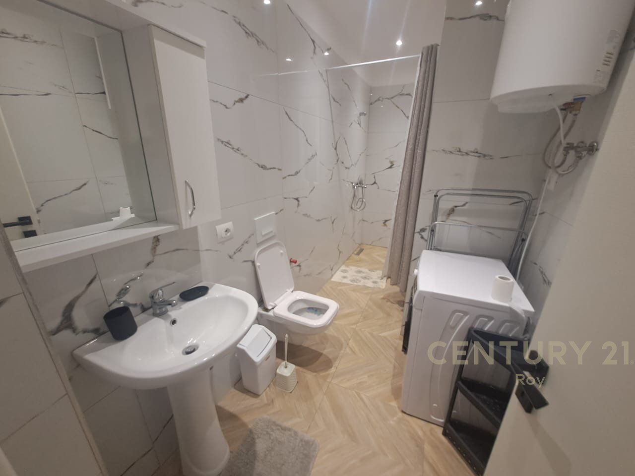 Apartament 1+1 Me Qira në Golem te  Durrësit - 350€