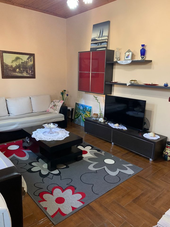 PRIVATE HOUSE FOR RENT, IN THE "KUSHTRIMI" NEIGHBORHOOD!