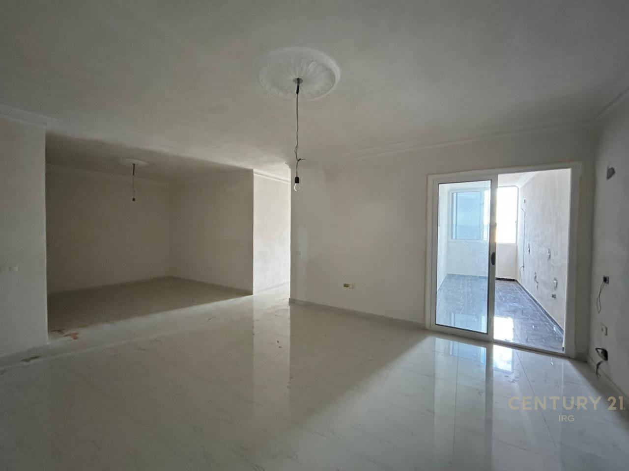 APARTMENT 2+1+2 IN VLORA.