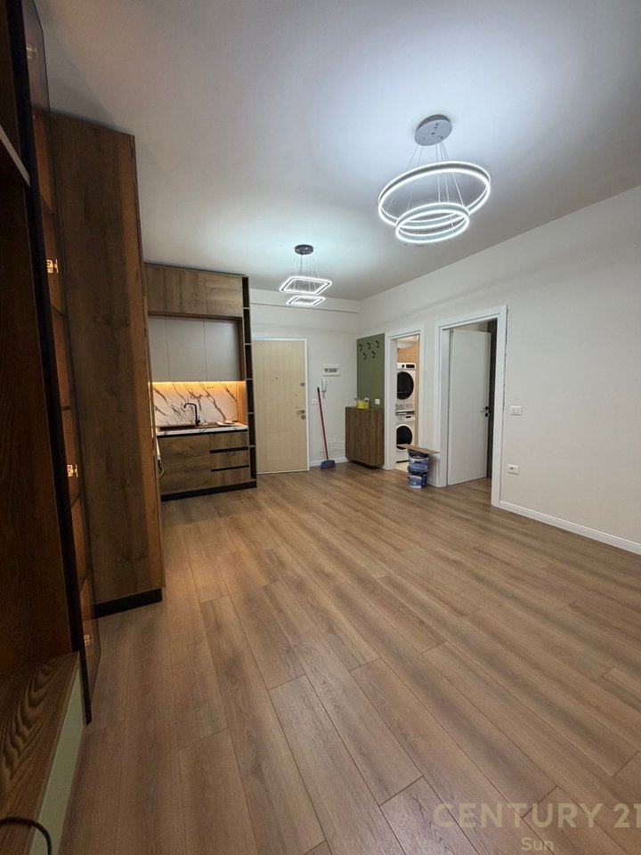 Apartament 1+1 per qera te Komuna e Parisit!