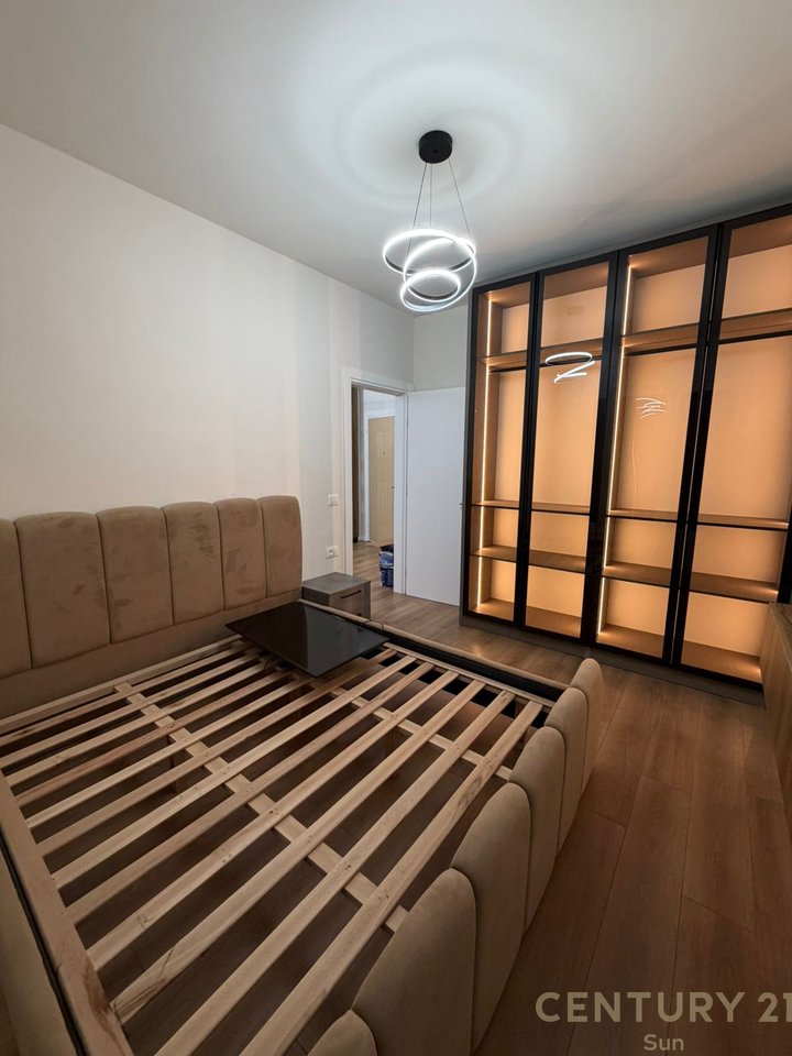 Apartament 1+1 per qera te Komuna e Parisit!