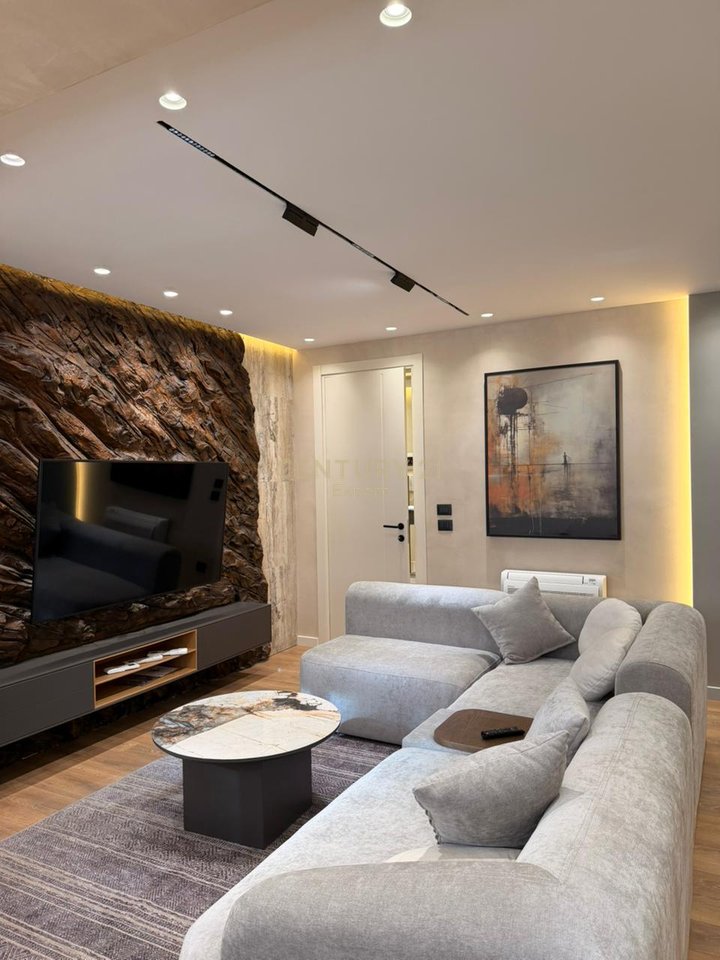 Apartament modern 2+1Post parkimi per qira ne Rrugen e Durresit !