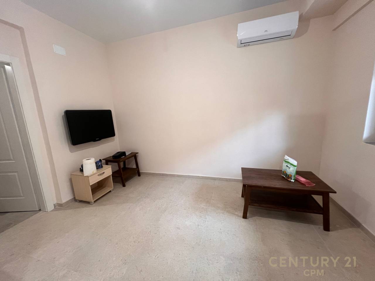 IN THE FIRST DISTRICT OF PARIS, WE RENT A VILLA FLOOR!
