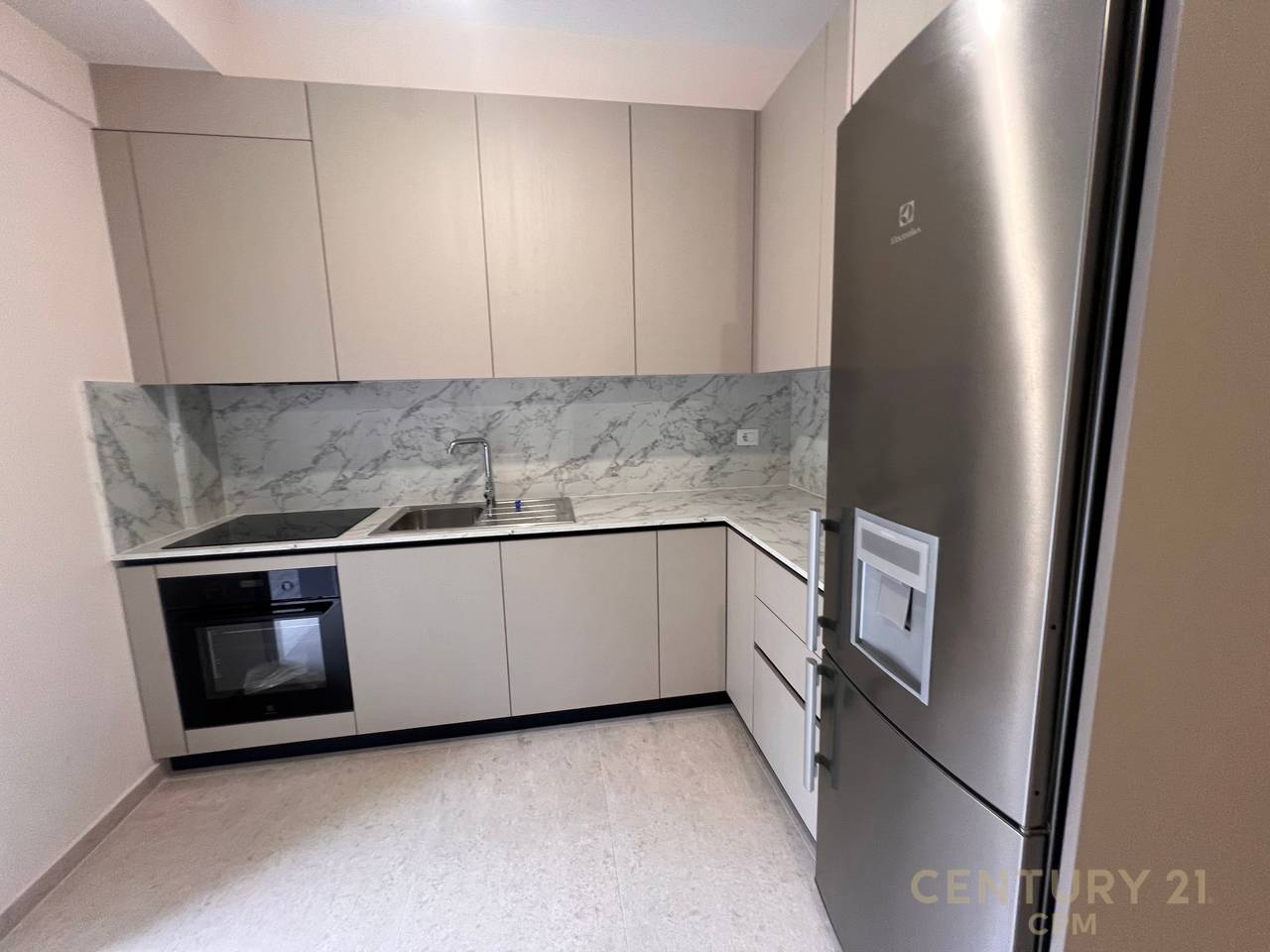 IN THE FIRST DISTRICT OF PARIS, WE RENT A VILLA FLOOR!