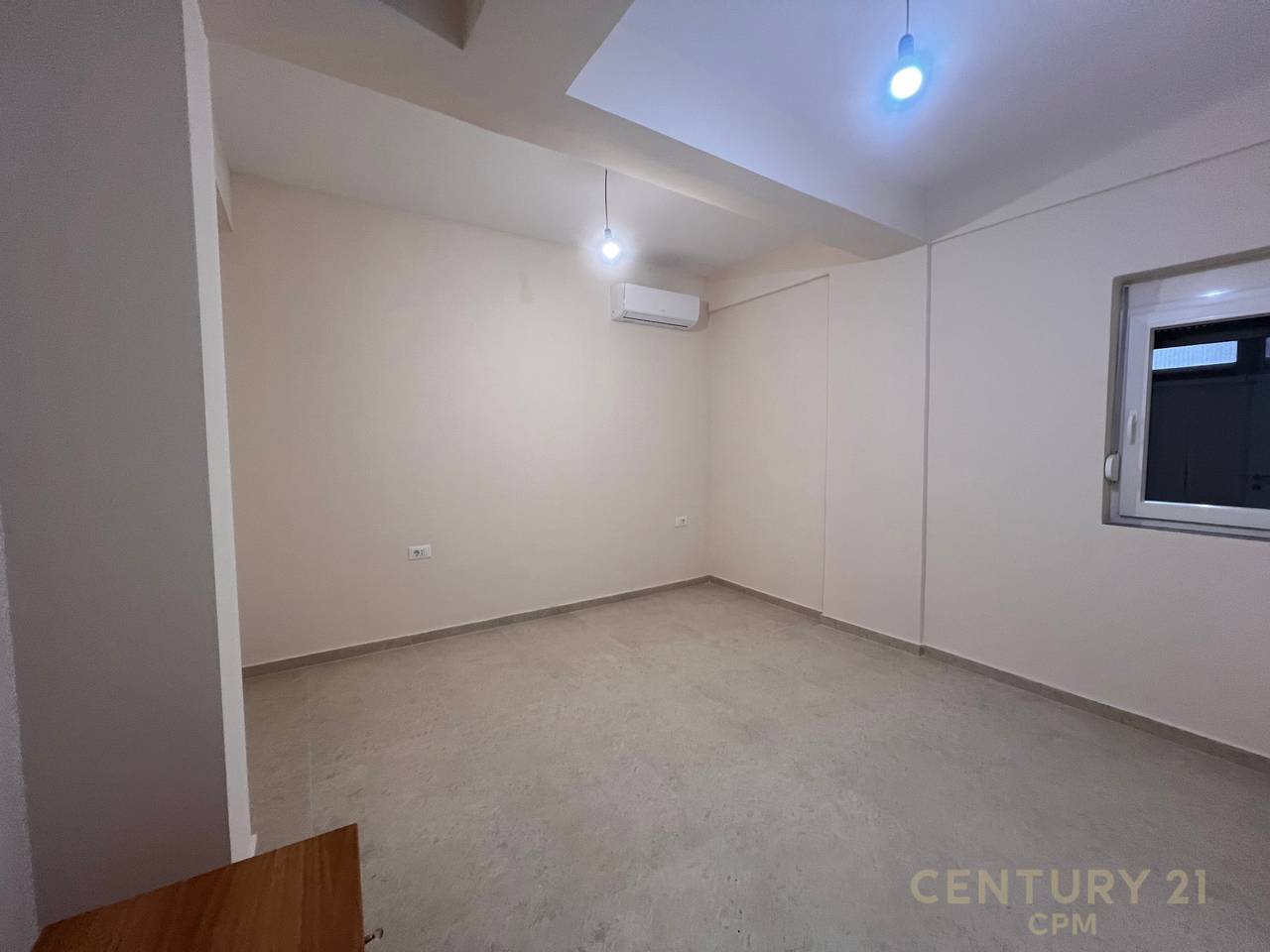 IN THE FIRST DISTRICT OF PARIS, WE RENT A VILLA FLOOR!