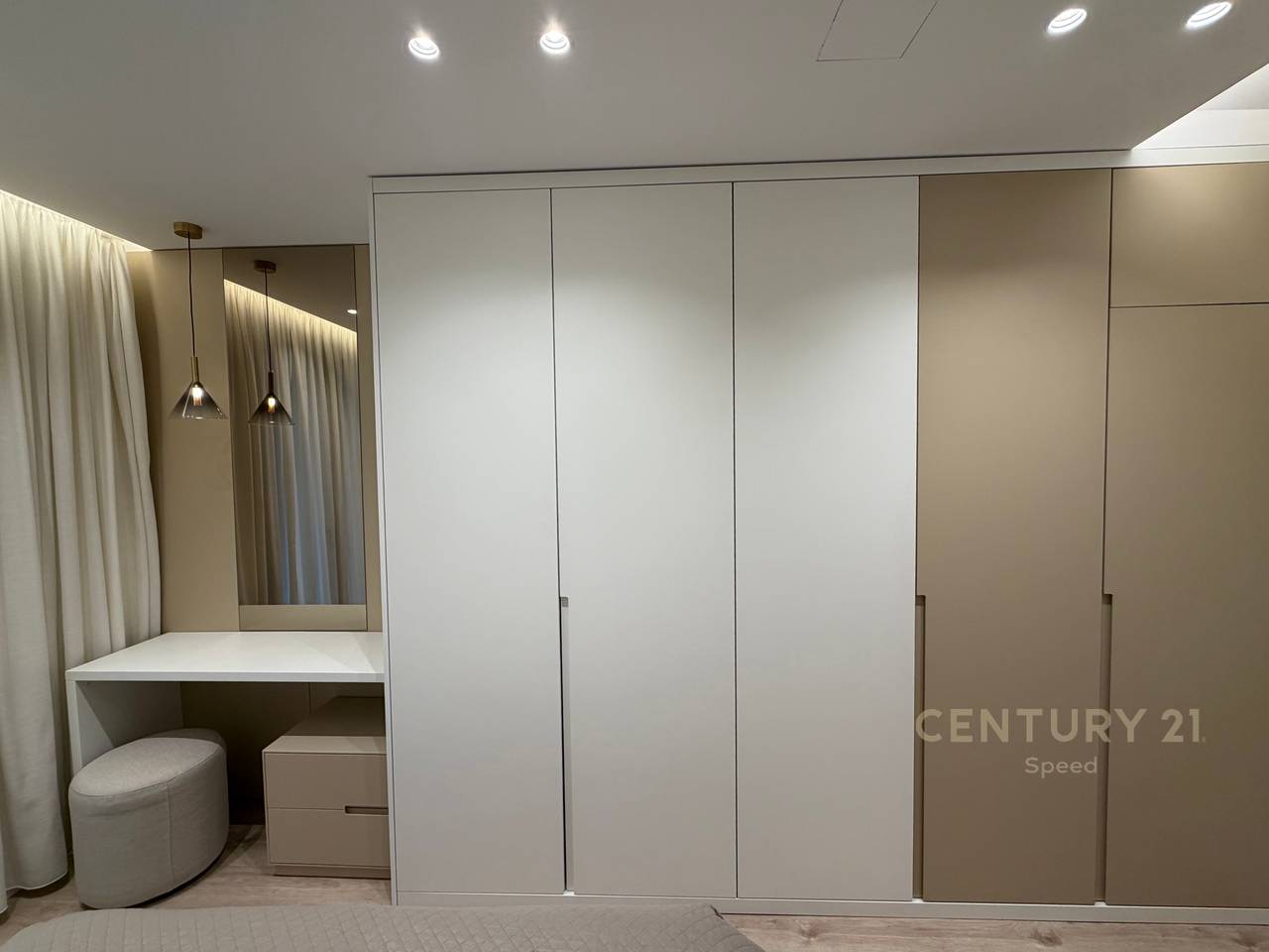 Apartment 1+1 + parking space on Barrikadave Street, near the Center!