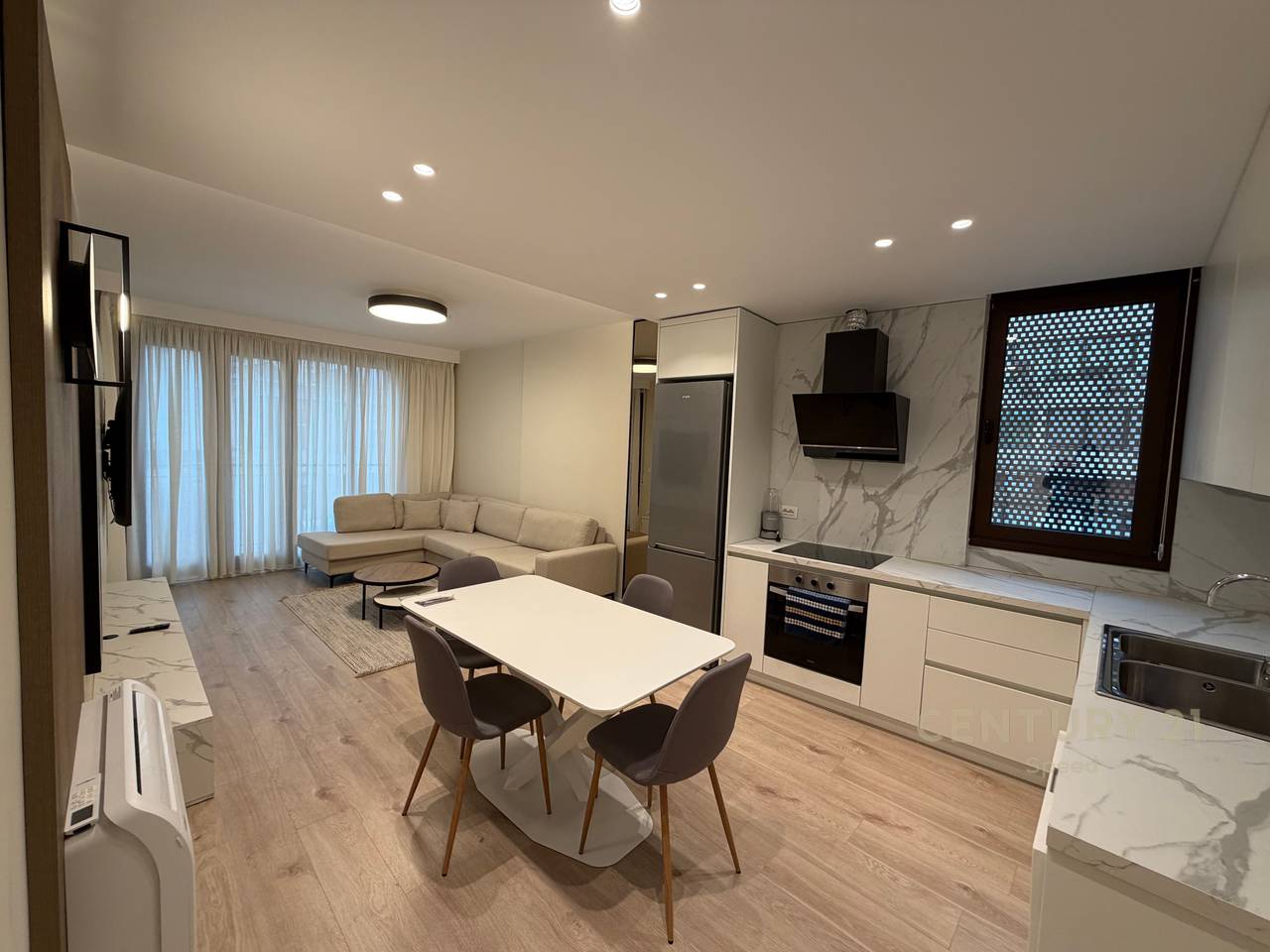 Apartment 1+1 + parking space on Barrikadave Street, near the Center!