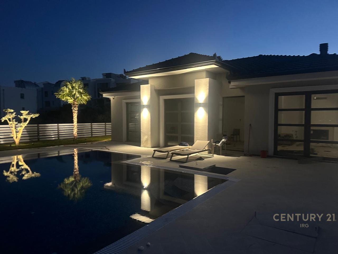 Individual Villa with Pool for Sale in Farke!