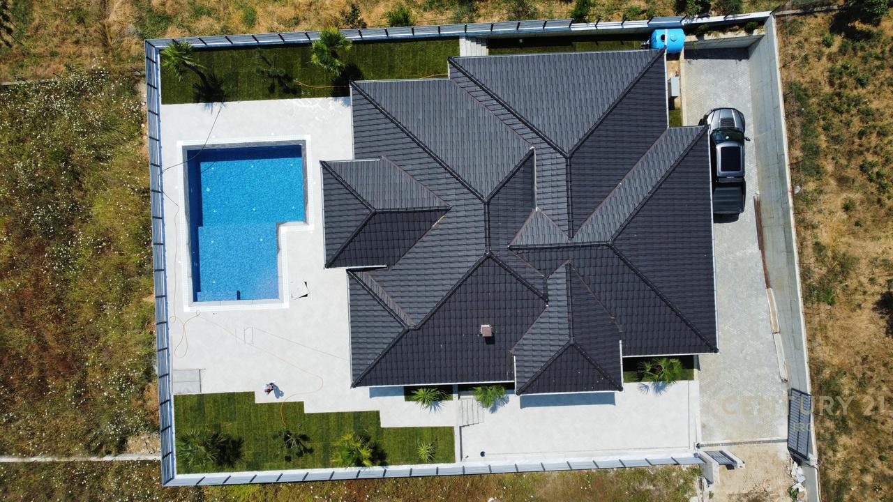 Individual Villa with Pool for Sale in Farke!