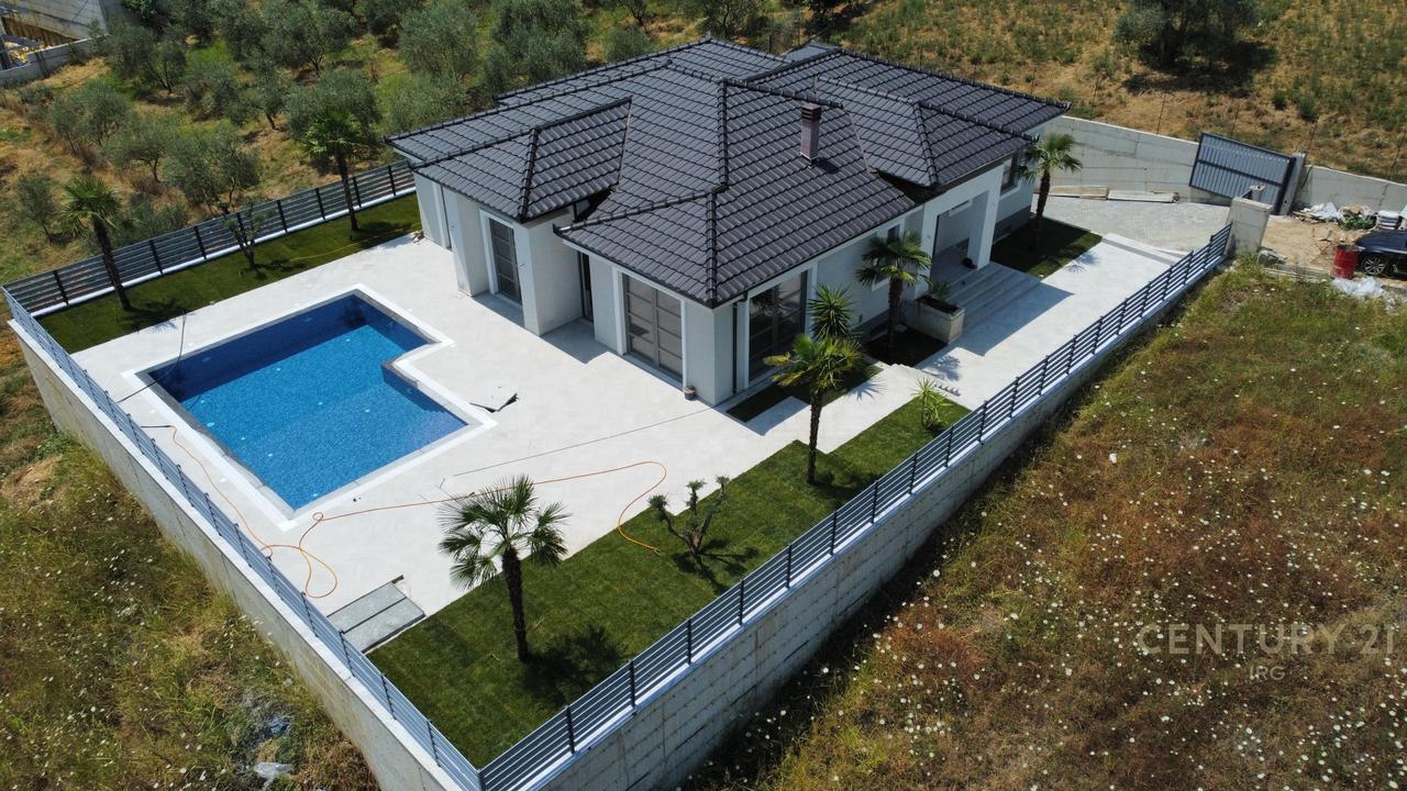 Individual Villa with Pool for Sale in Farke!