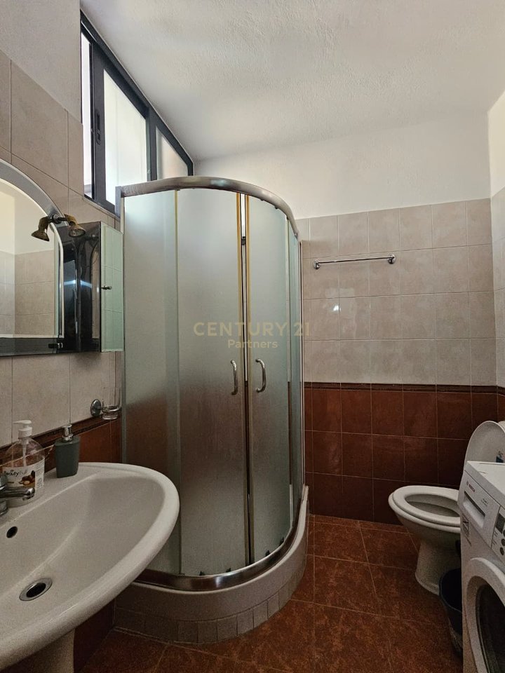 Japim apartament 1+1 me qira ne Myslym Shyr !