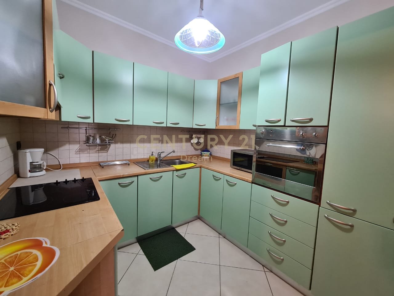 Appartamento 2+1+2T in affitto nella zona di Blloku