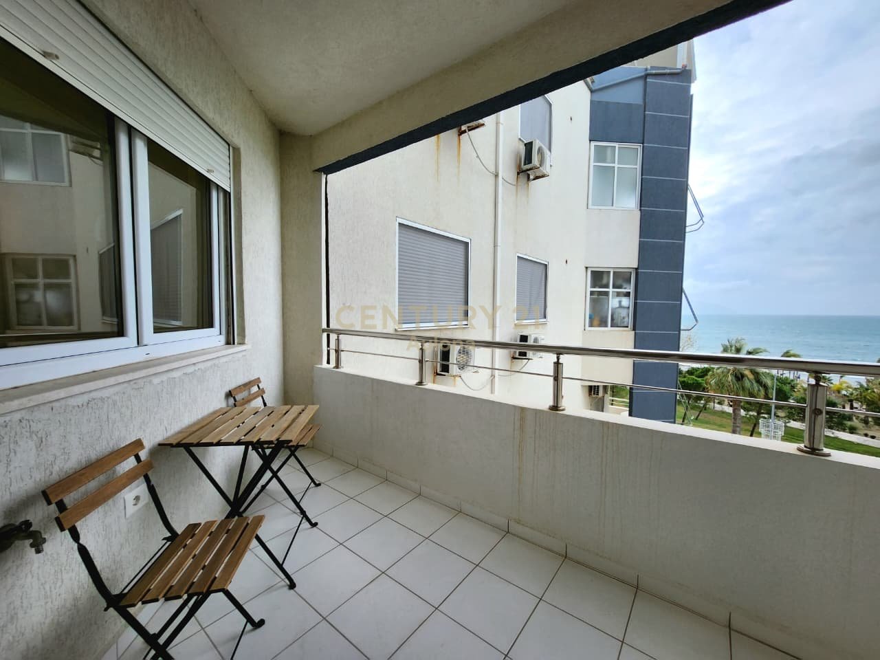 APARTMENT 2+1 FOR SALE IN LUNGOMARE 1 WITH SEA VIEW