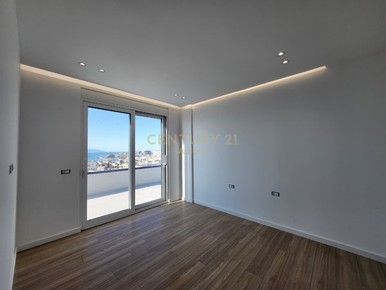 PENTHOUSE FOR SALE NEAR ''LUNGOMARE 1''