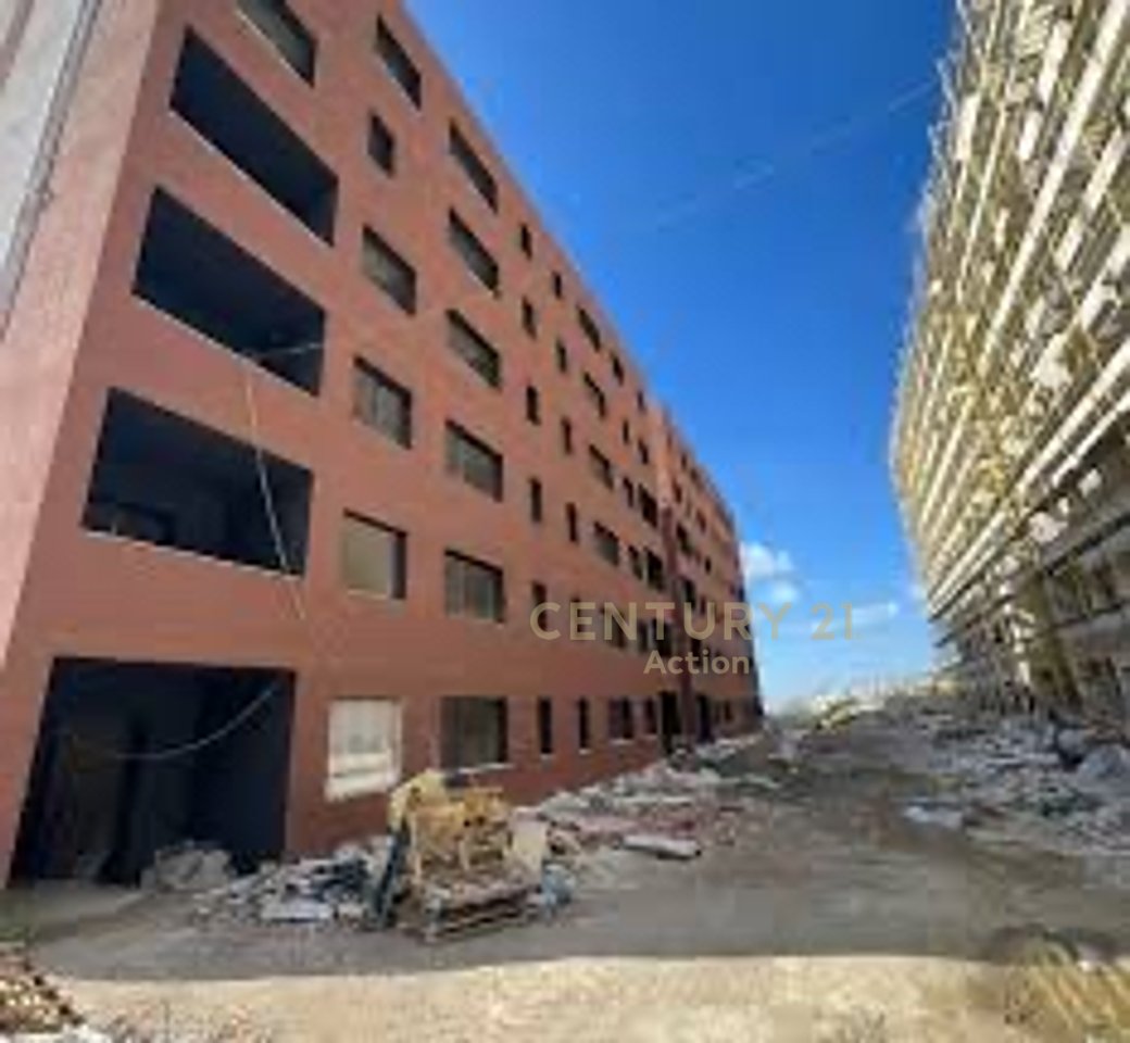 Vendesi appartamento 2+1+2 e due posti auto - Residenza Xheluks!