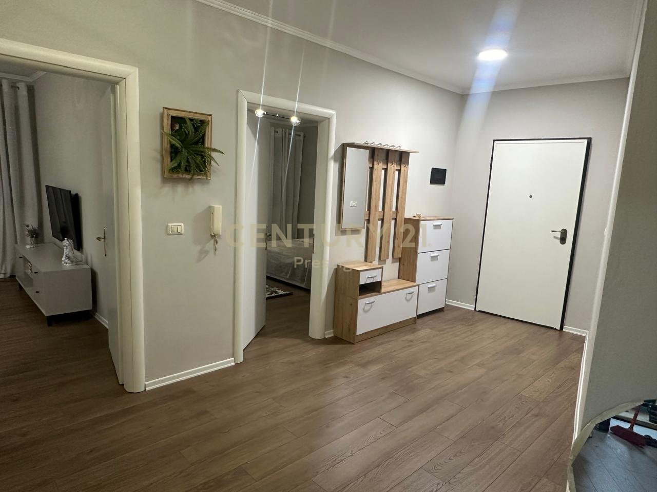 1+1 APARTMENT FOR RENT IN THE CENTER, TIRANA!