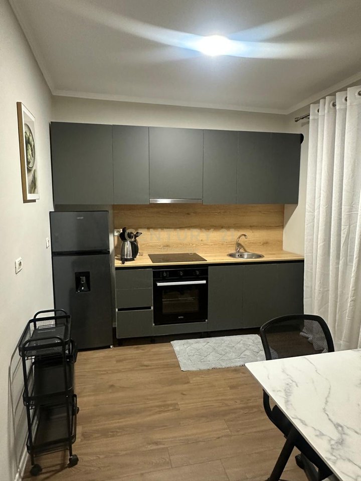 1+1 APARTMENT FOR RENT IN THE CENTER, TIRANA!