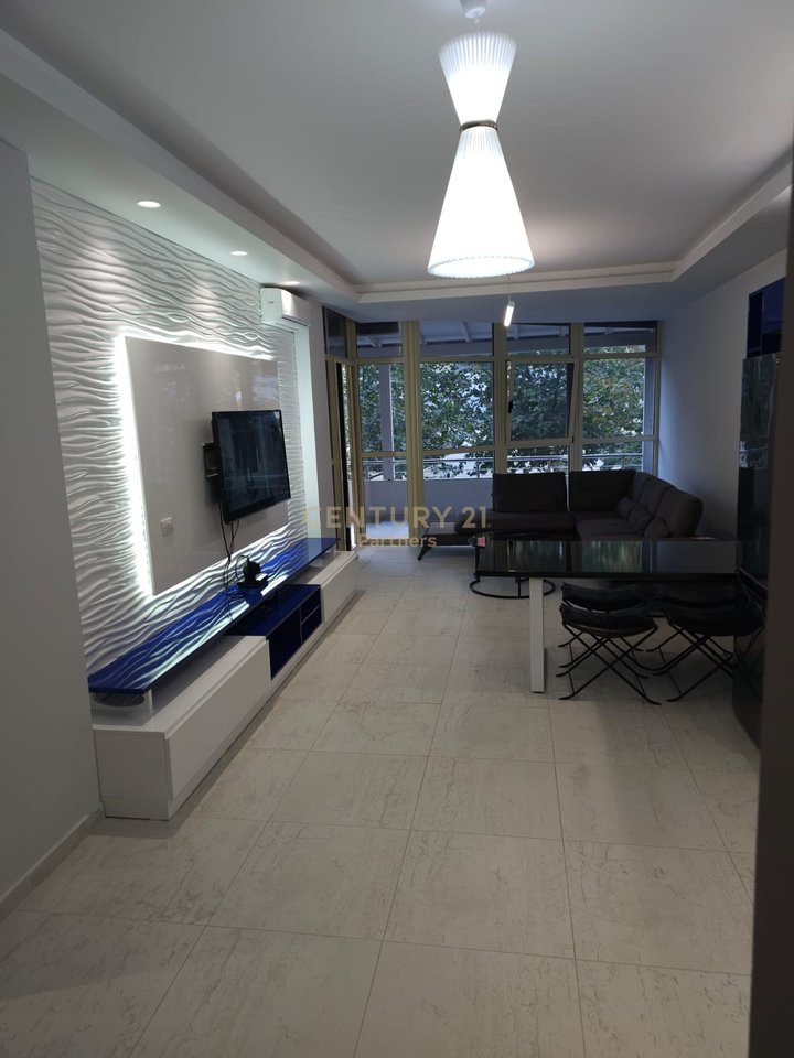 Apartment 2+1+2 For Sale in Lungomare, Vlorë - €239,000.00 | 120 m²