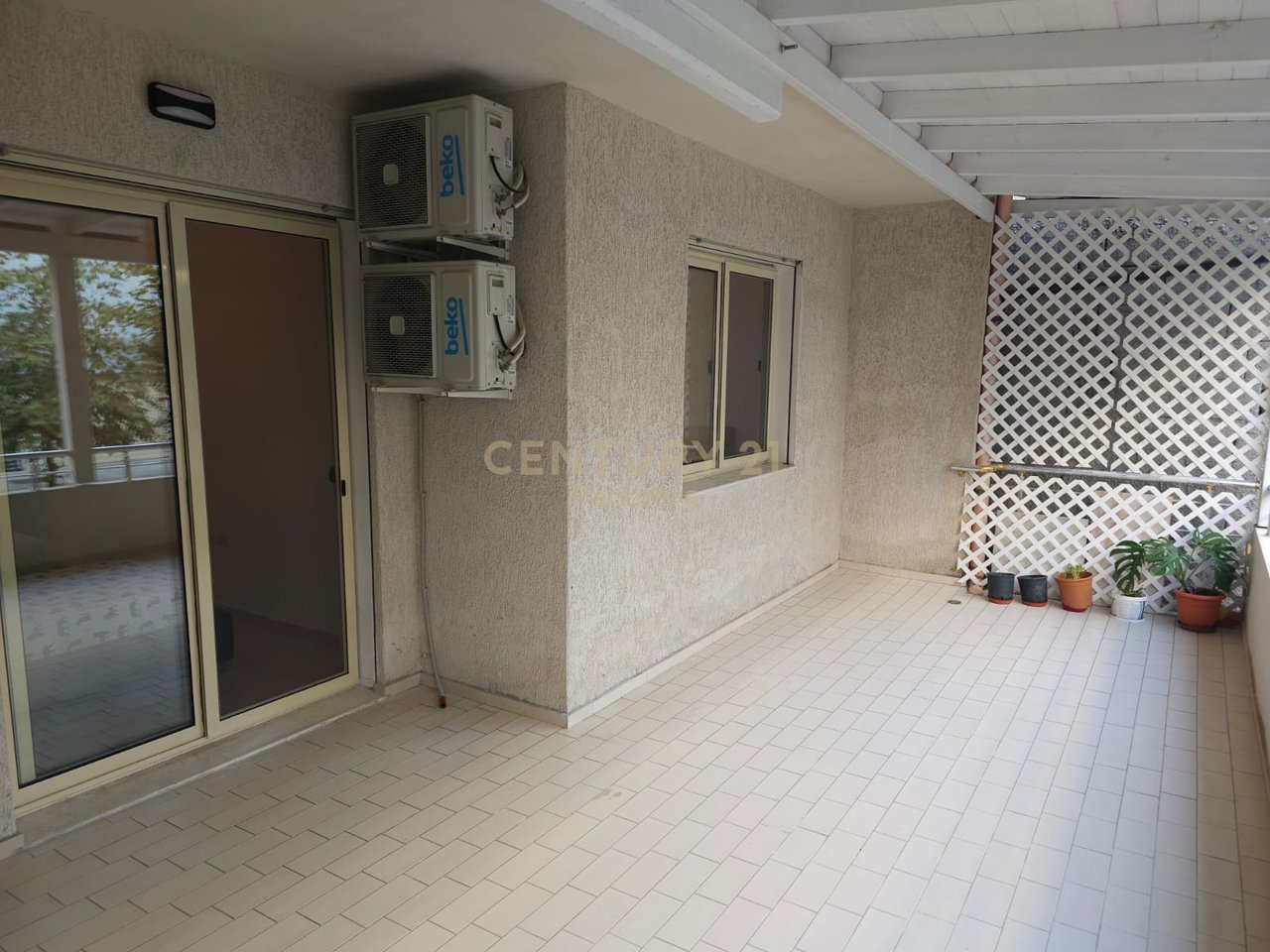 Apartment 2+1+2 For Sale in Lungomare, Vlorë - €239,000.00 | 120 m²