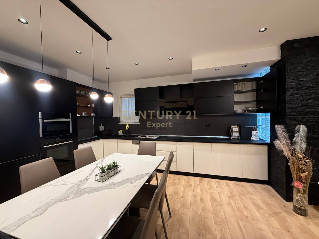 Qera, Apartament 3+1+2+2 Poste Parkimi ne Fresk!