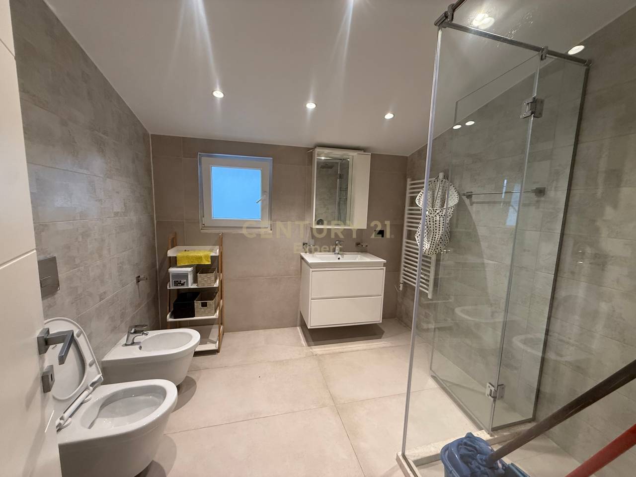 Qera, Apartament 3+1+2+2 Poste Parkimi ne Fresk!