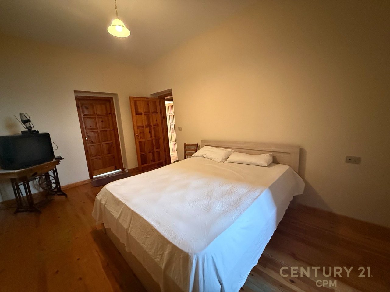 Triplex for rent for office at Mihal Grameno School!