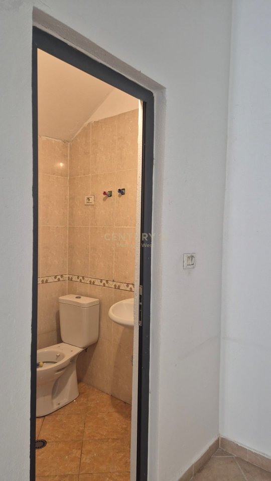 Spazio commerciale in affitto vicino al ex Mercato Elettrico!