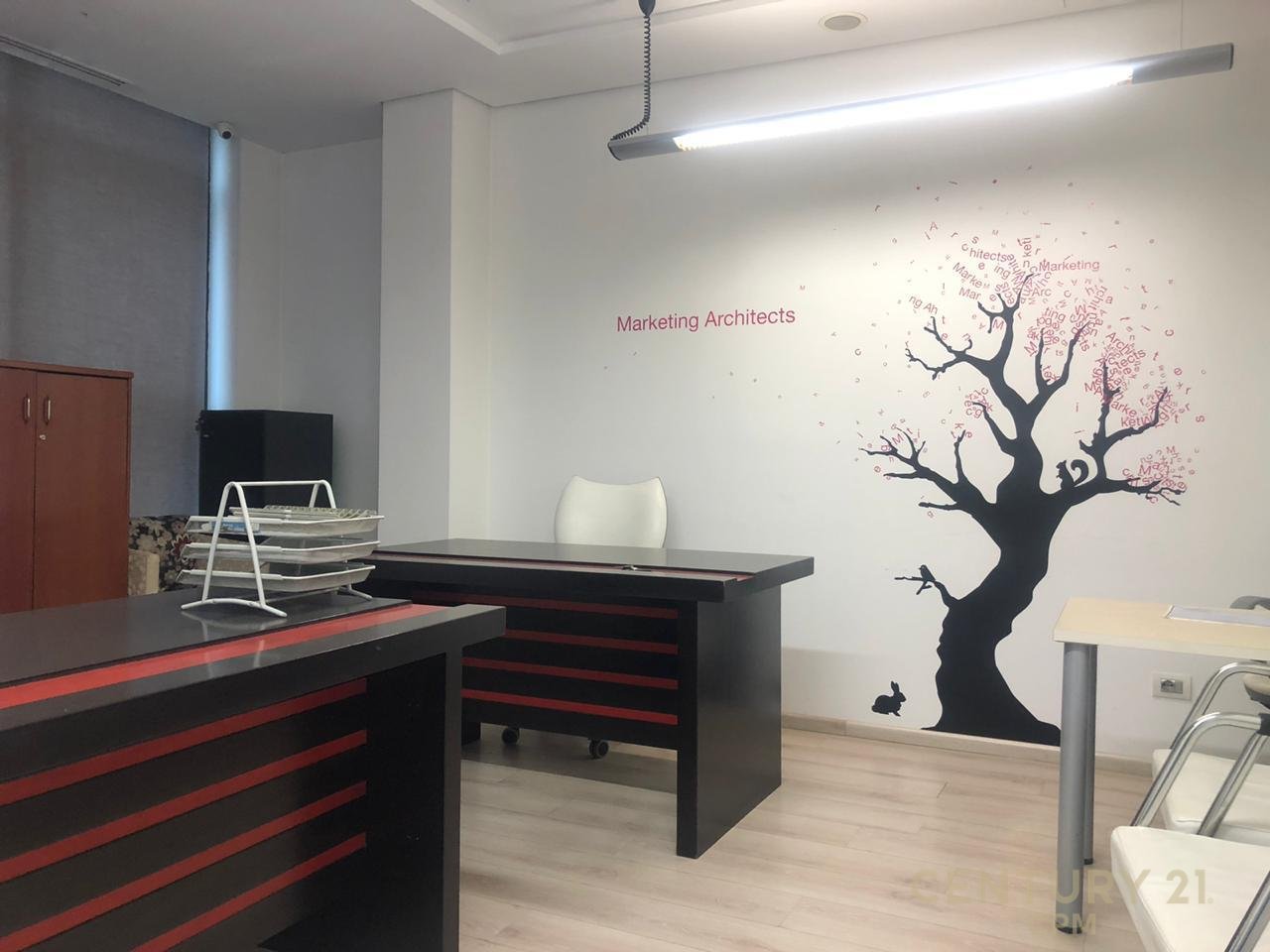 JEPET ME QIRA AMBIENT PER ZYRA !