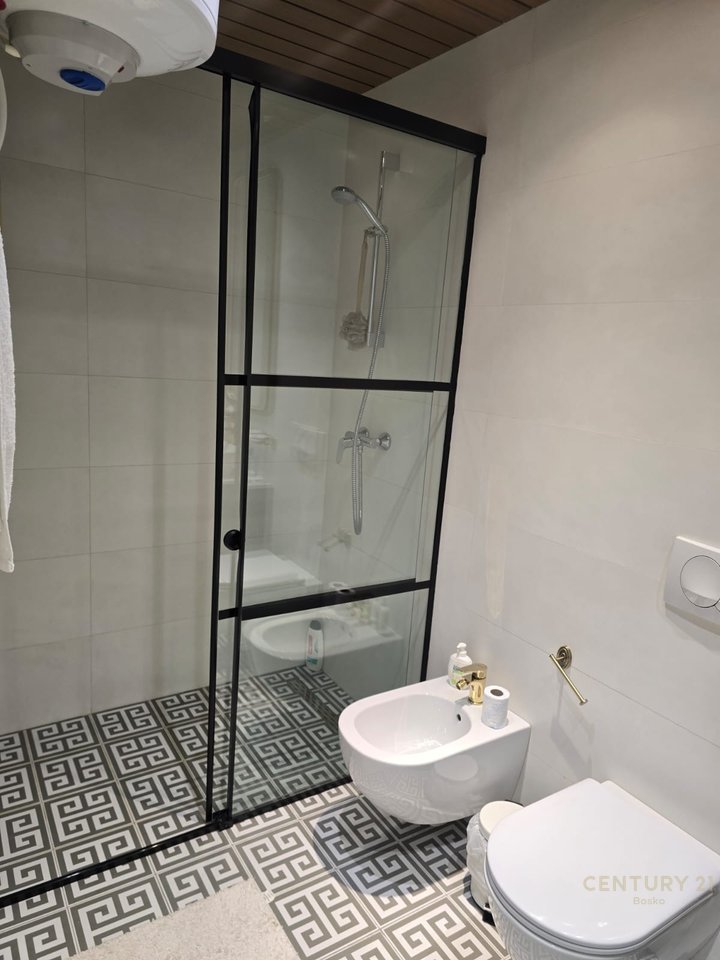 IN AFFITTO APPARTAMENTO MODERNO 2+1+2+ POSTO AUTO NEL COMPLESSO FIORI DI BOSKO