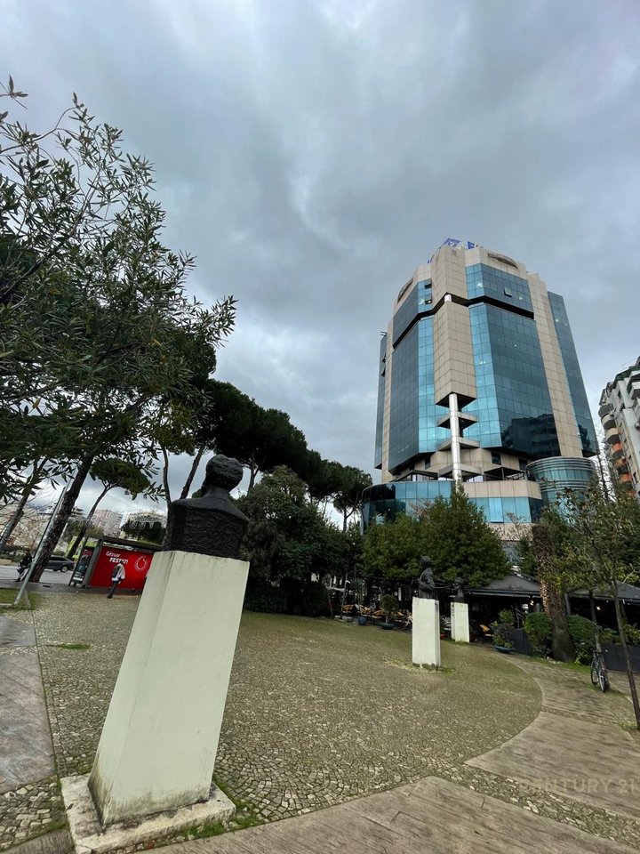 ZYRE ME QERA TE KULLAT BINJAKE