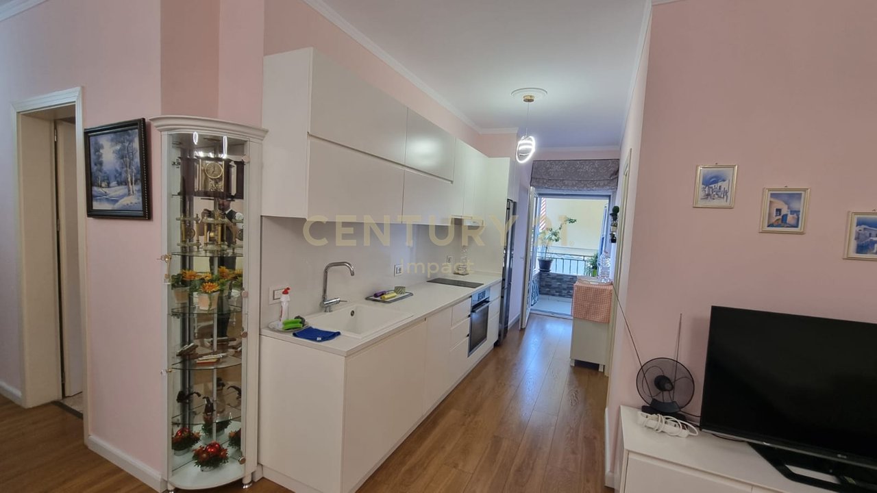 Appartamento 2+1 in affitto in via Mihal Grameno, Tirana - 700€!