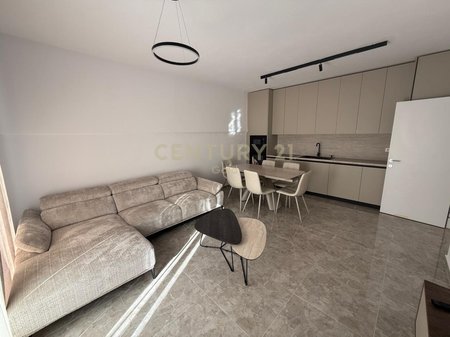 JEPET ME QERA APARTAMENT 2+1+2+ POST PARKIMI TE KODRA E DIELLIT!