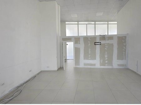Commercial space for sale on Barrikadave Street