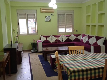 JAPIM ME QIRA APARTAMENT 1+1+STUDIO NE RRUGEN E DURRESIT !