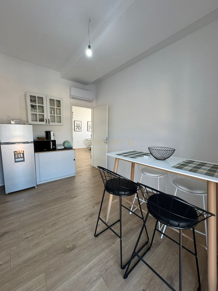 OFFICE FOR RENT WITH 3 WORK SPACES AT SIRI 2 RESIDENCE!