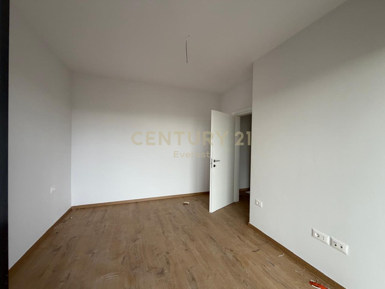 RR. JORDAN MISJA, APARTMENT/OFFICE FOR RENT!