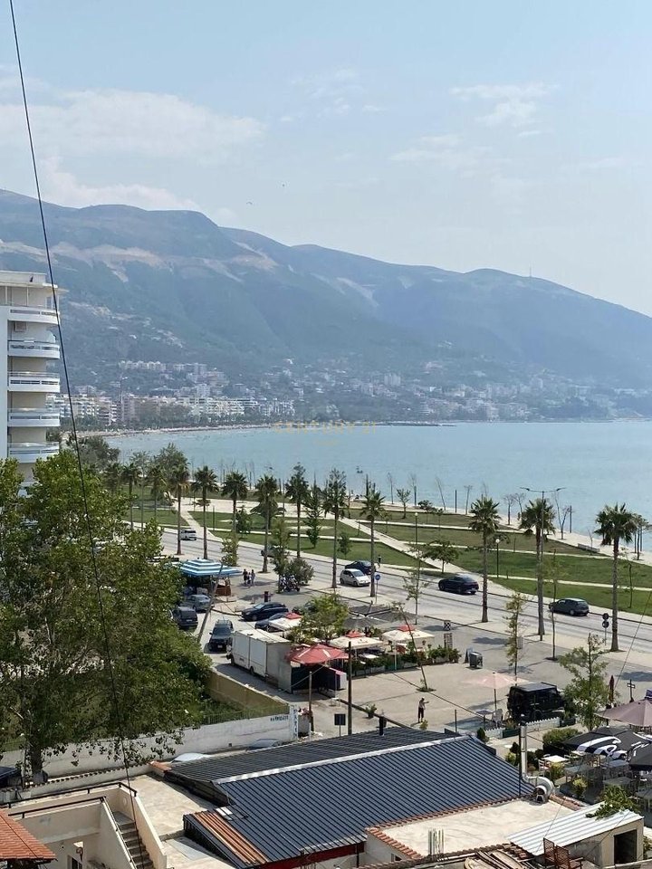 SHITET APARTAMENT 2+1  PAMJE DET NE LUNGOMARE 1,VLORE