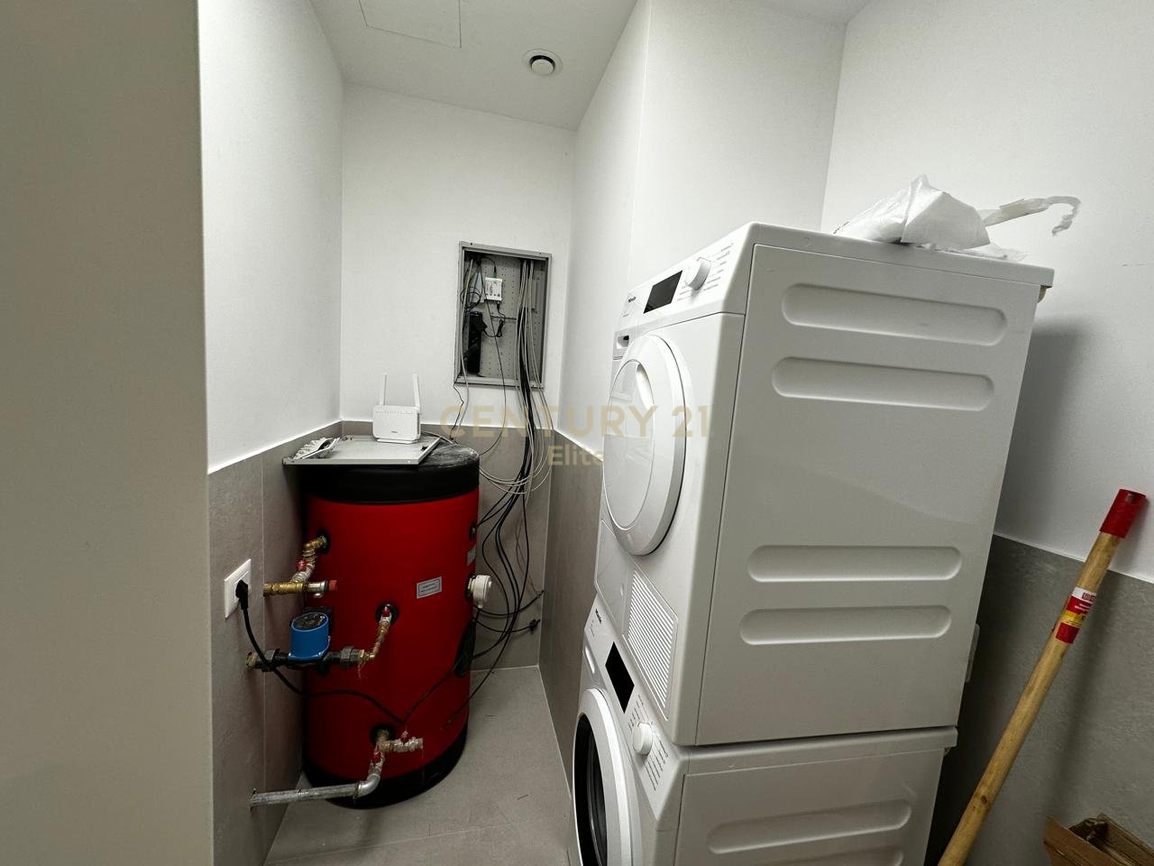 Qira, Appartamento 2+1+2+Posto Auto, Foresta Verticale Tirana, Stadio Qemal Stafa.