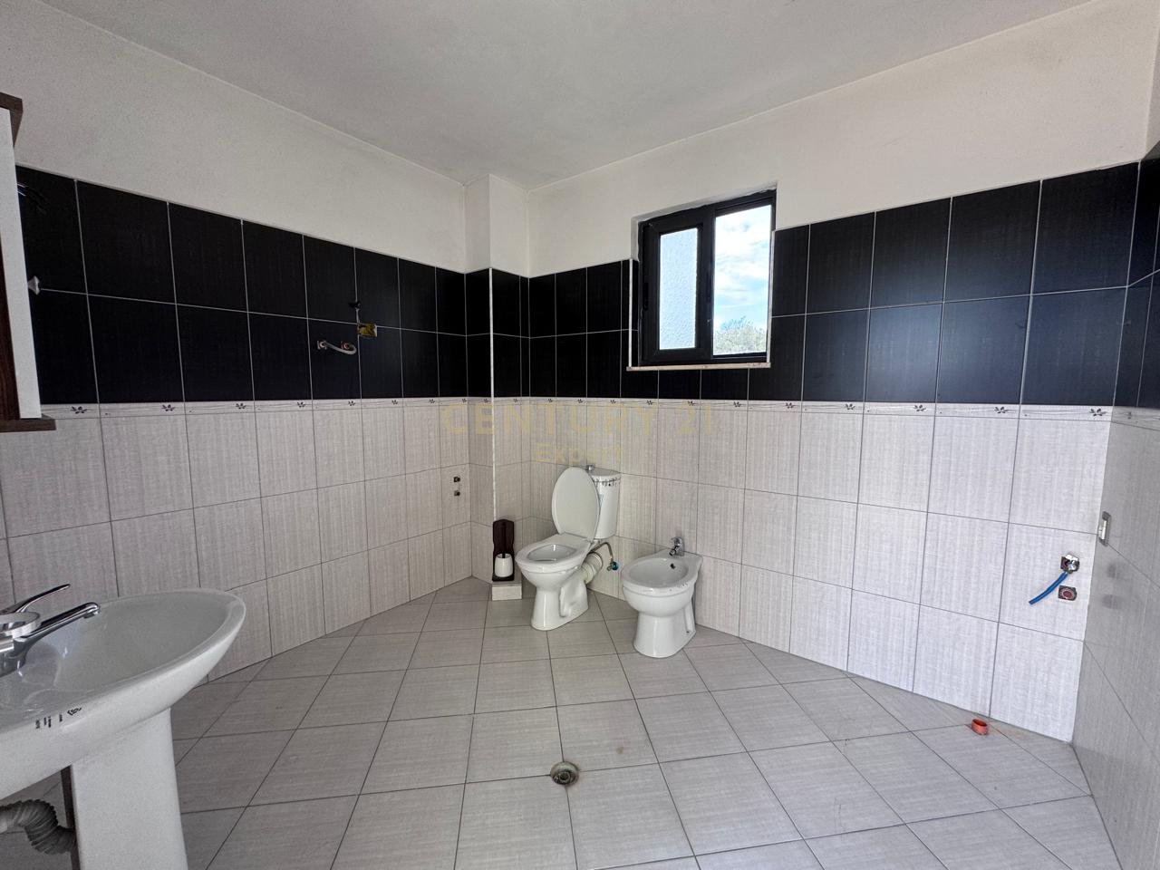 JAPIM ME QIRA NDERTESE NE SPITALLE!