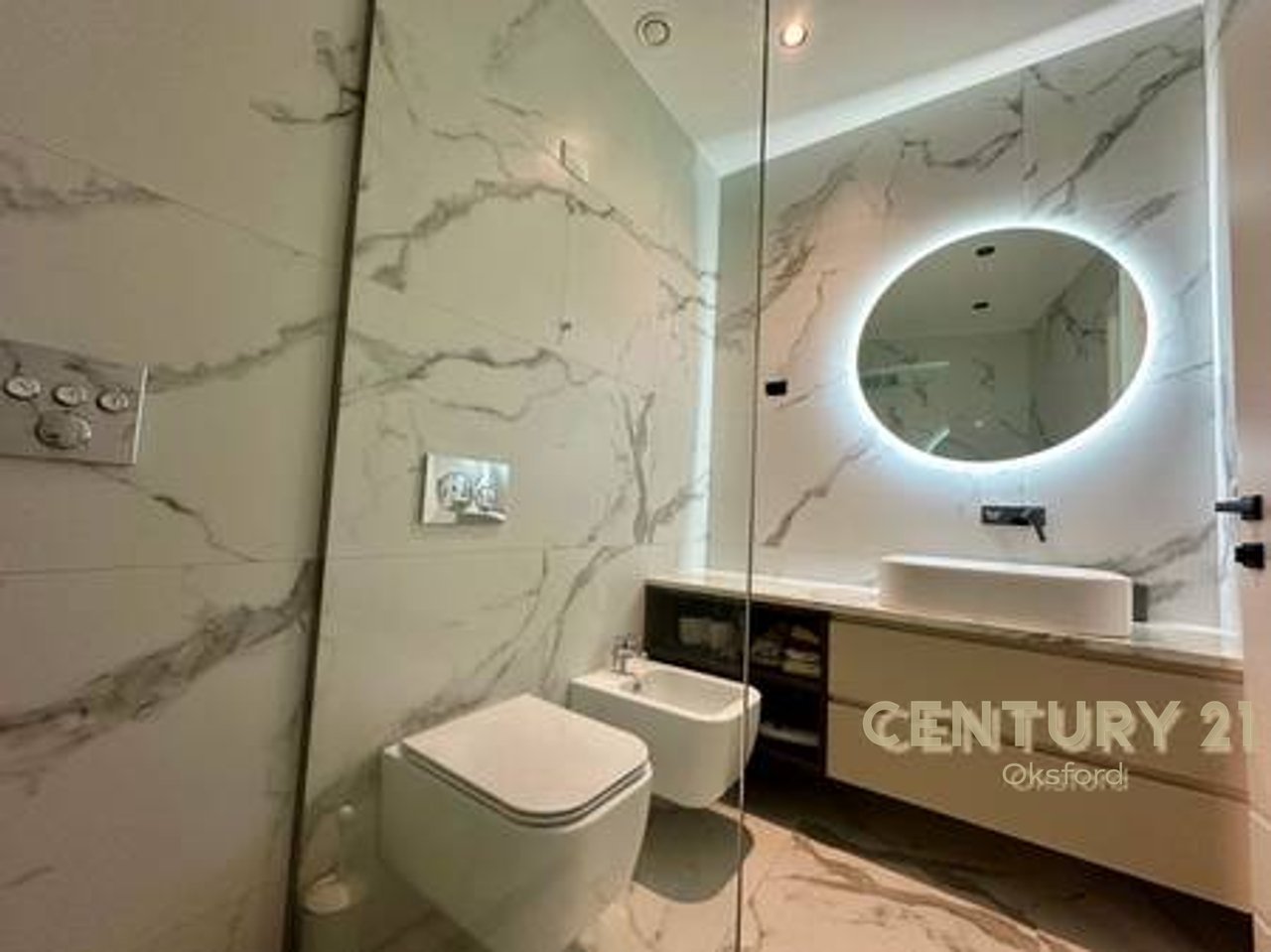 Modern apartment with parking space at Rezidenca Lake View!