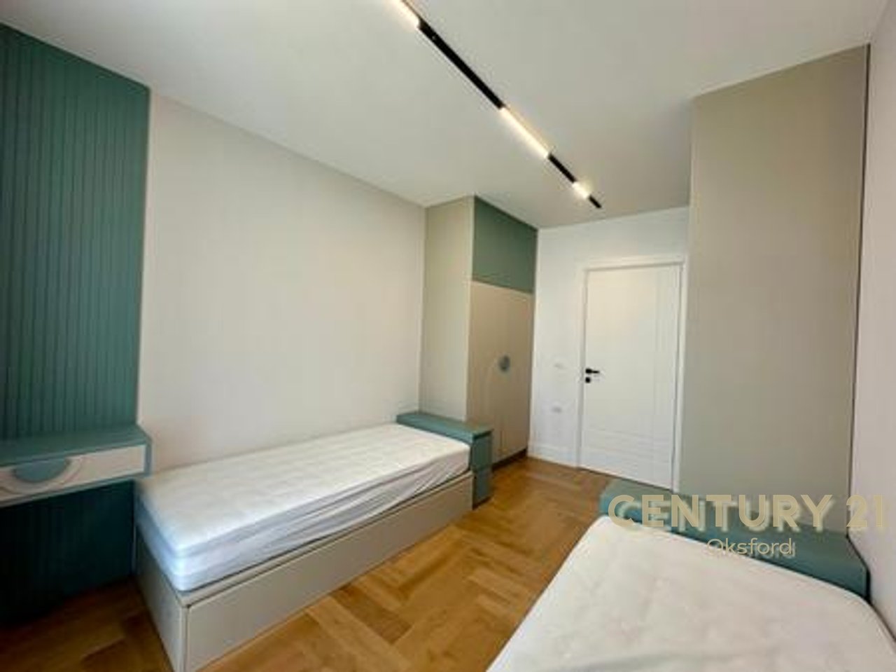 Modern apartment with parking space at Rezidenca Lake View!