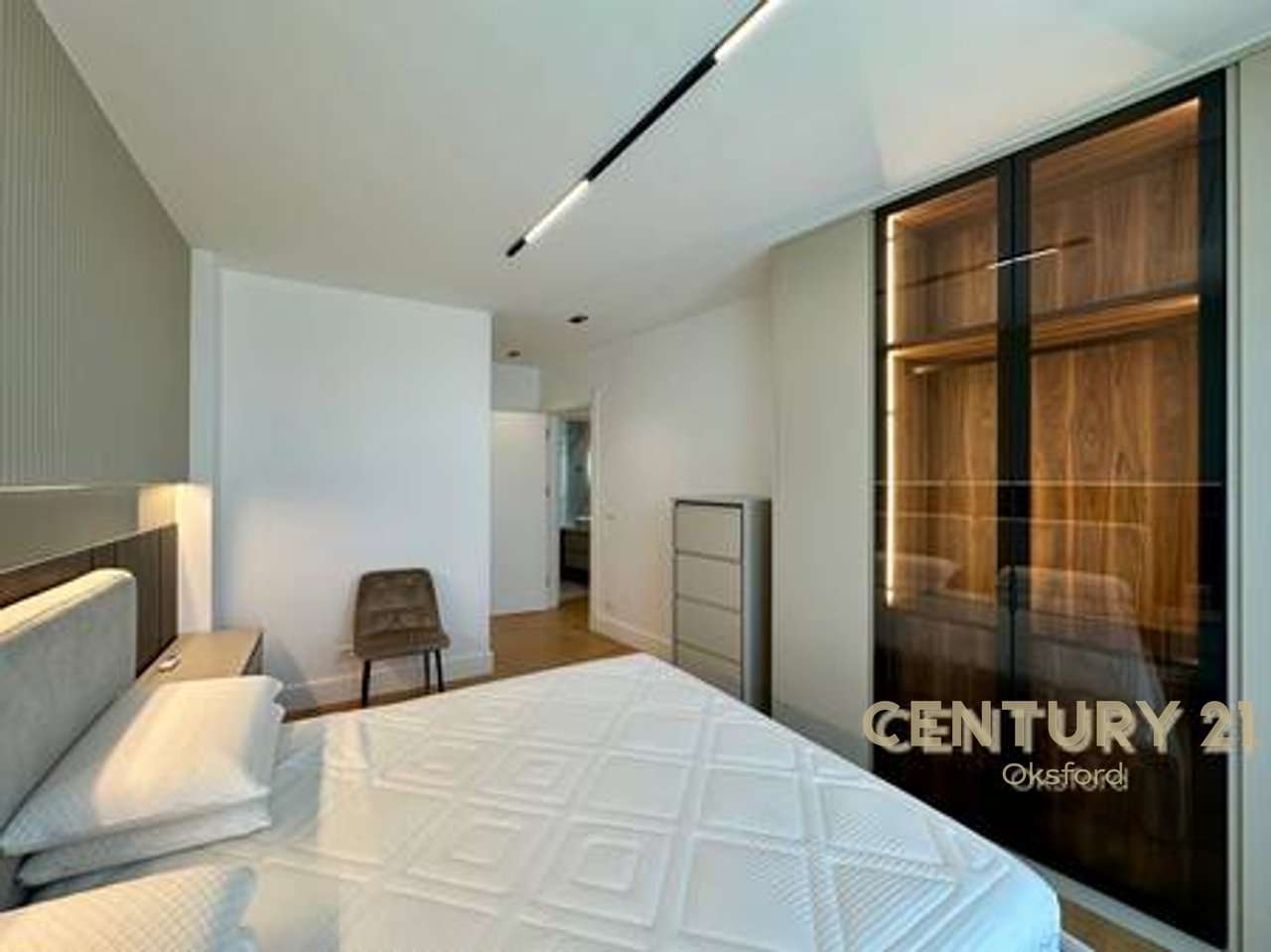 Modern apartment with parking space at Rezidenca Lake View!